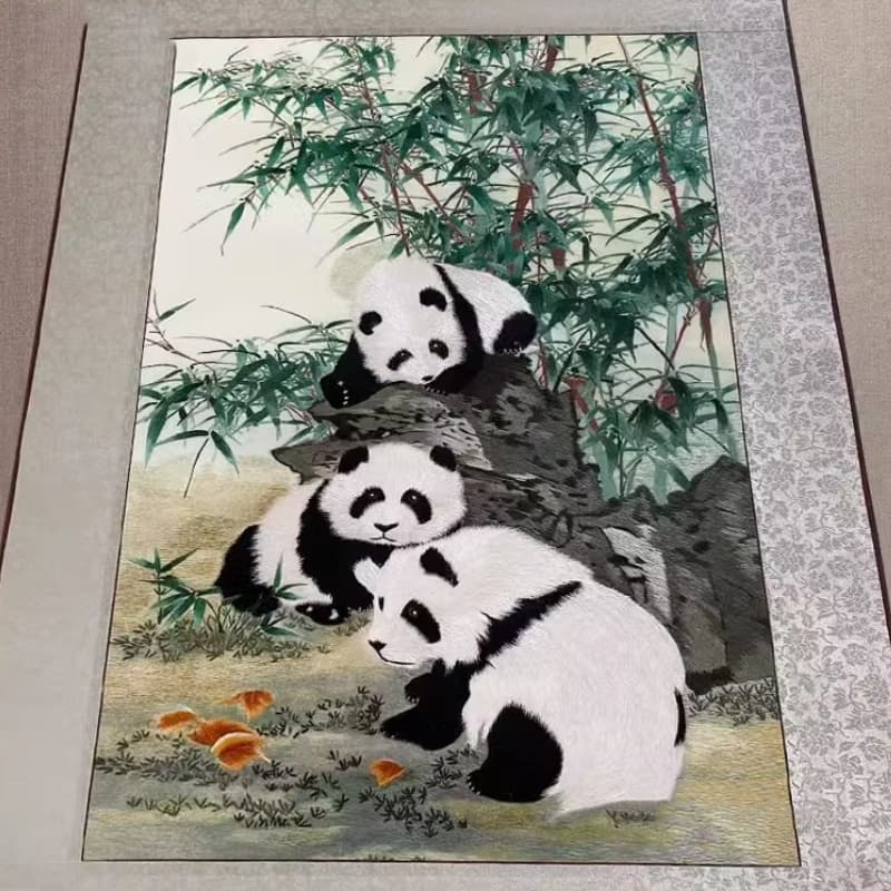 【Embroidery】Hand-embroidered scroll painting