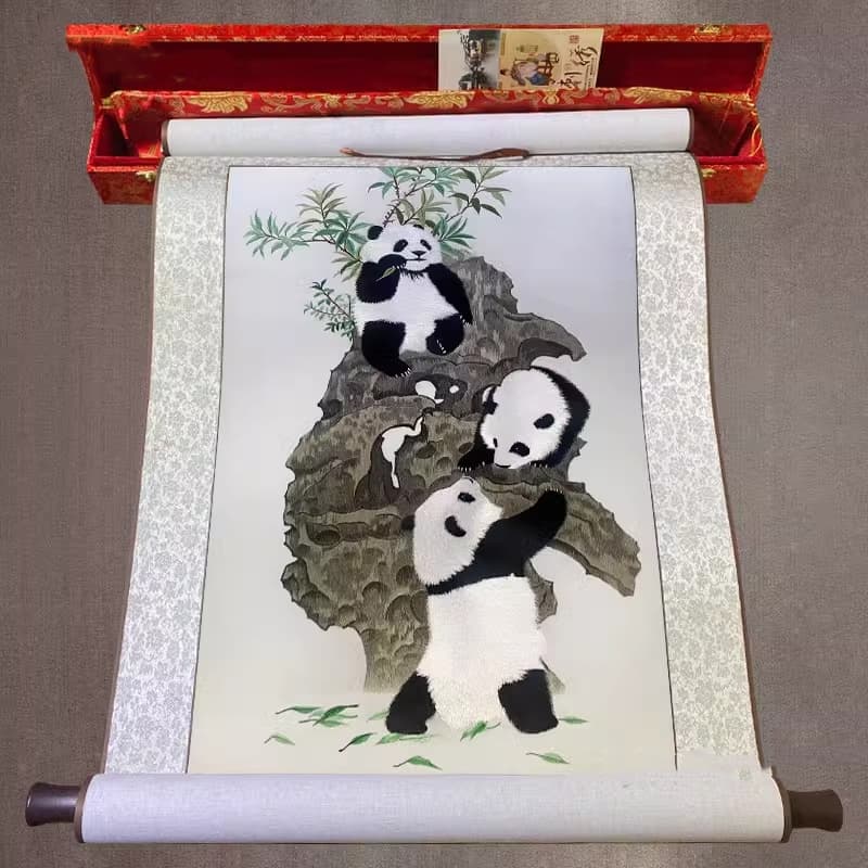 【Embroidery】Hand-embroidered scroll painting